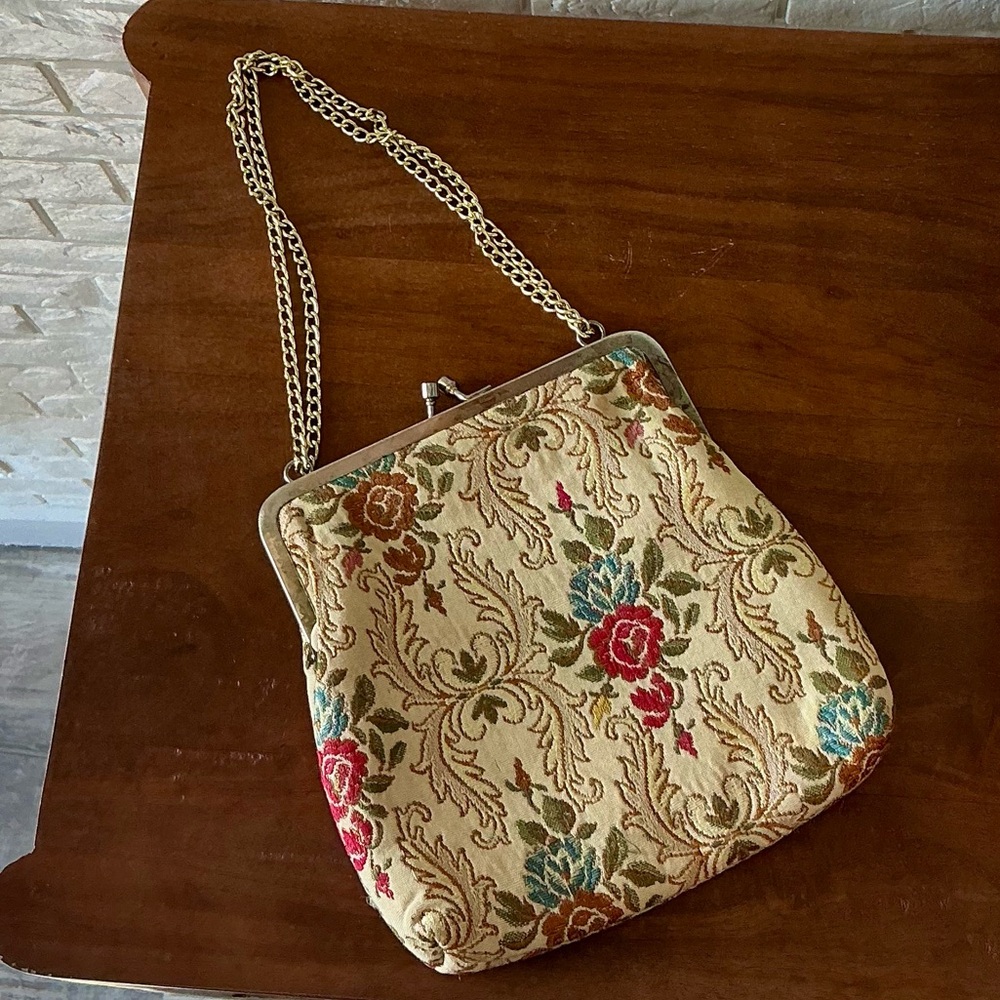 Vintage 50s 60s La Regale Floral Tapestry Brocade Fabric Bag + Gold Chain Strap - Picture 1 of 17